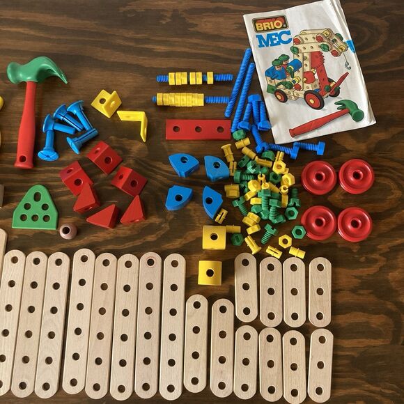 Brio Mec Assorted Construction Set and Instructions - Picture 2 of 11